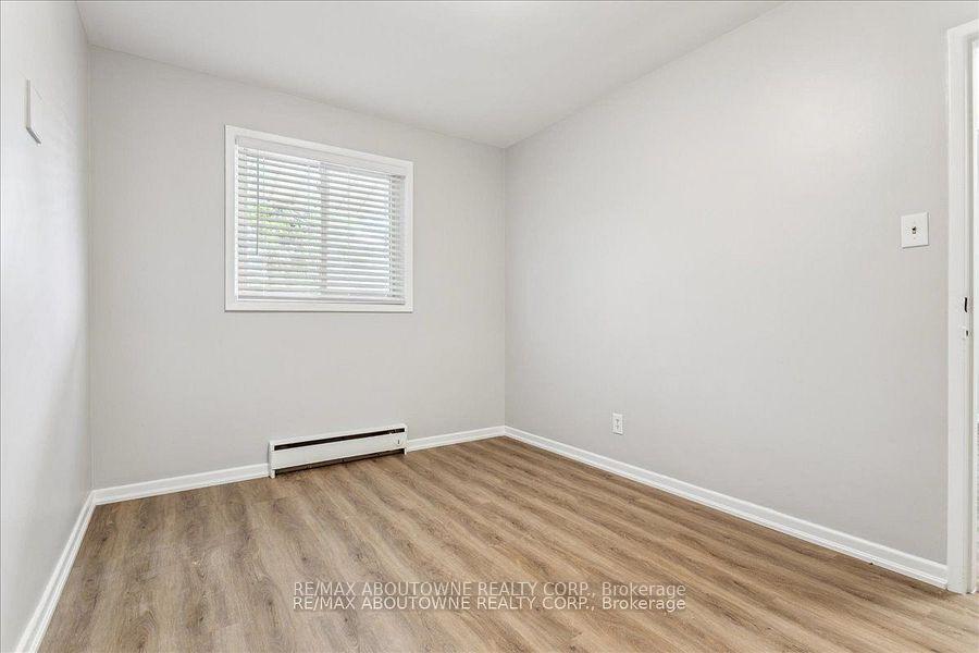 Photo 28 of Unit 4, 2344 Queensway Drive, Burlington, Freeman — HOMEH