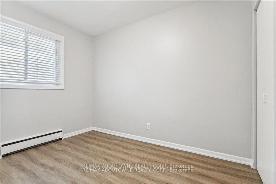 Photo 31 of Unit 4, 2344 Queensway Drive, Burlington, Freeman — HOMEH