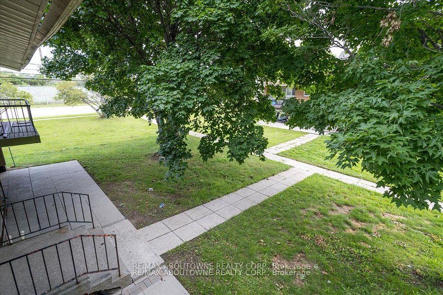 Photo 38 of Unit 4, 2344 Queensway Drive, Burlington, Freeman — HOMEH