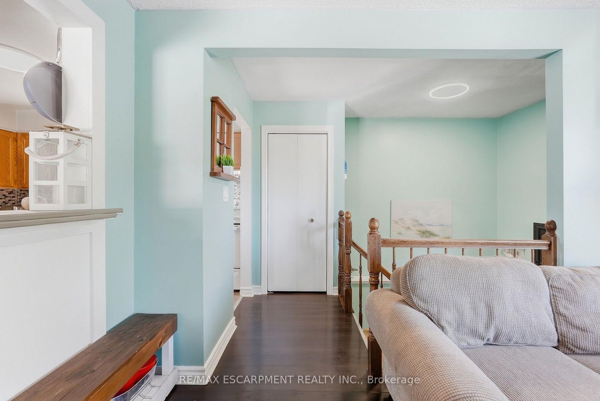 Photo 6 of 34 Grantham Avenue S, St. Catharines, Port Weller — HOMEH