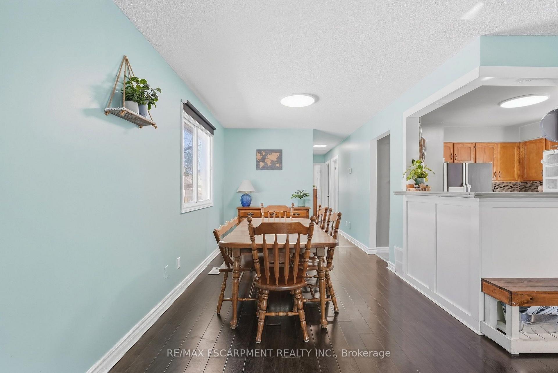 Photo 12 of 34 Grantham Avenue S, St. Catharines, Port Weller — HOMEH