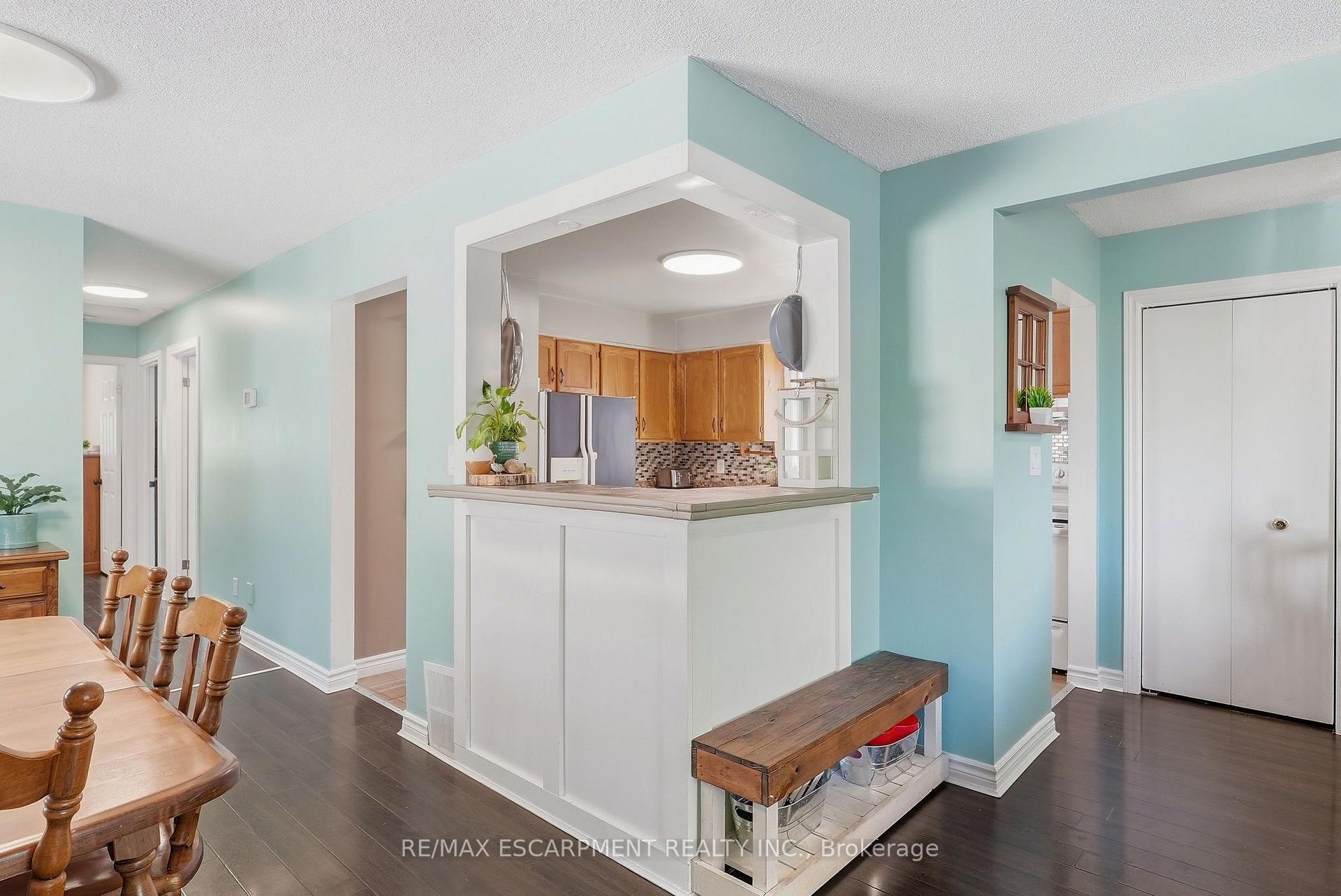 Photo 17 of 34 Grantham Avenue S, St. Catharines, Port Weller — HOMEH