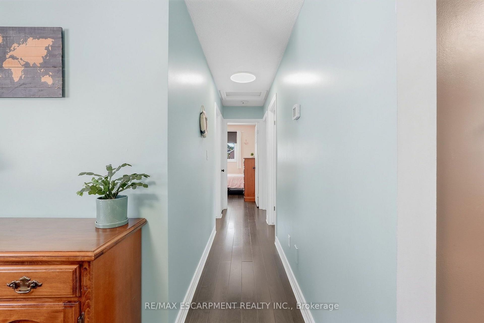 Photo 25 of 34 Grantham Avenue S, St. Catharines, Port Weller — HOMEH