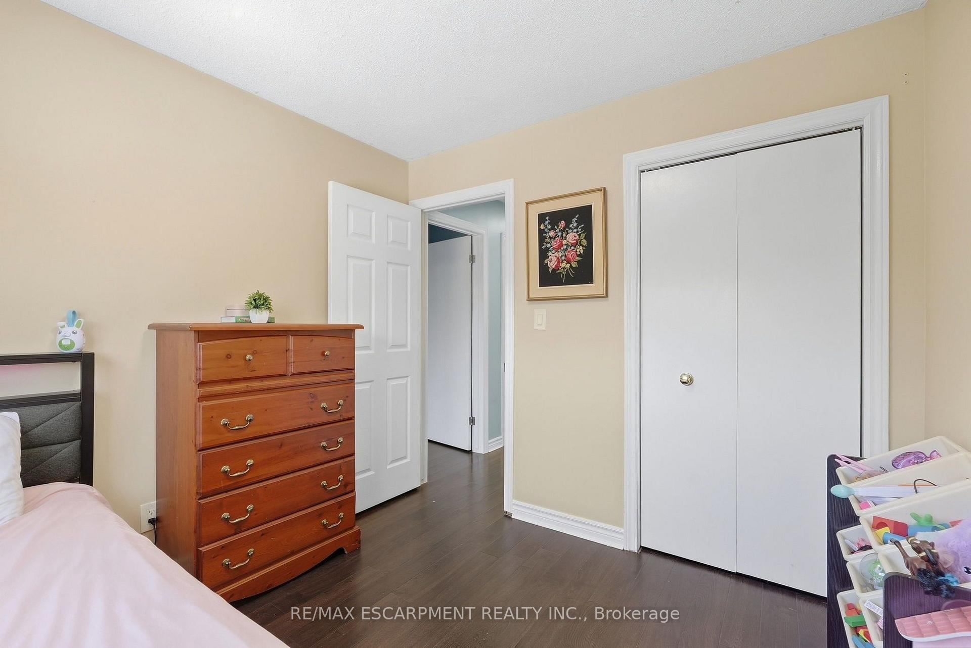 Photo 30 of 34 Grantham Avenue S, St. Catharines, Port Weller — HOMEH