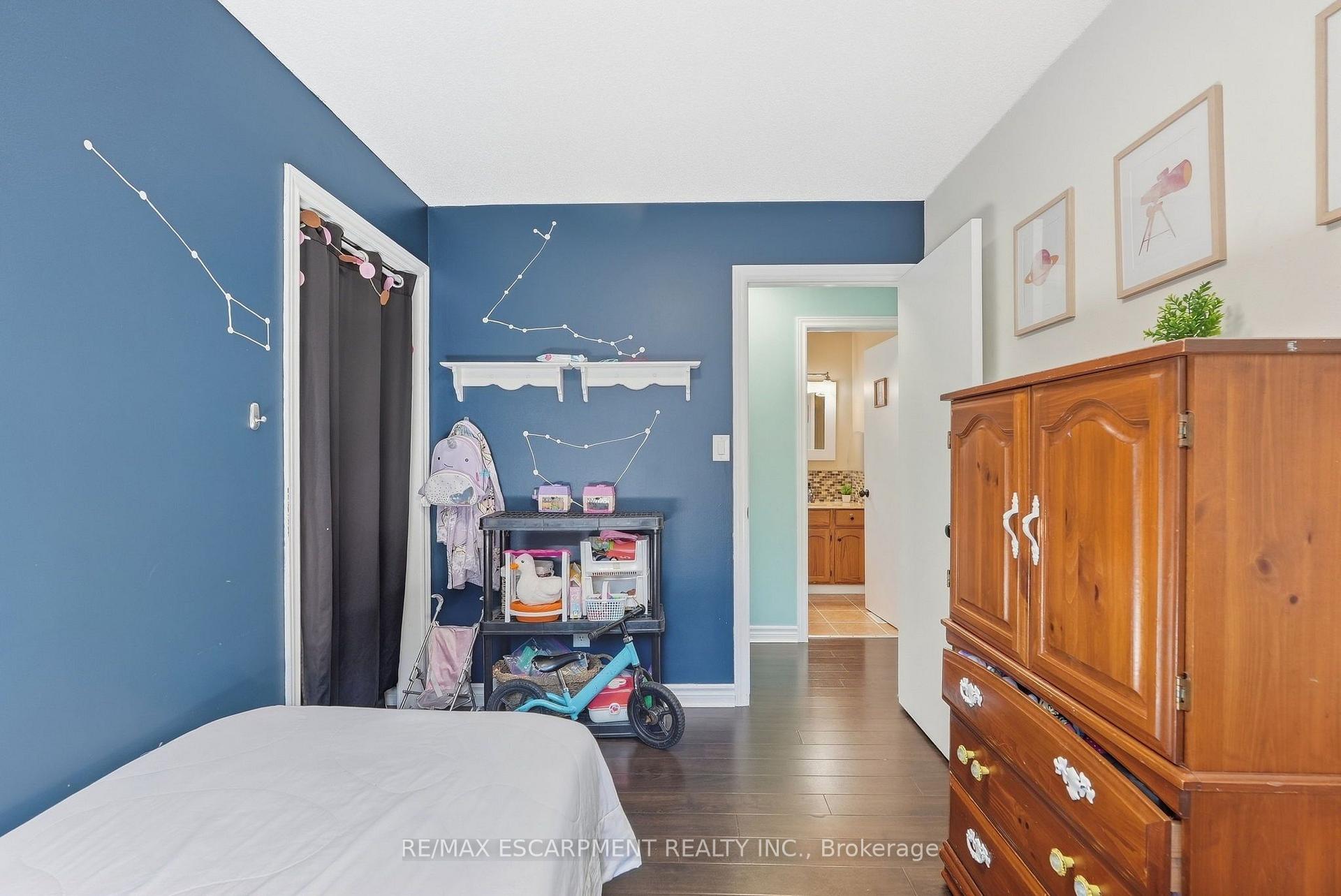 Photo 32 of 34 Grantham Avenue S, St. Catharines, Port Weller — HOMEH