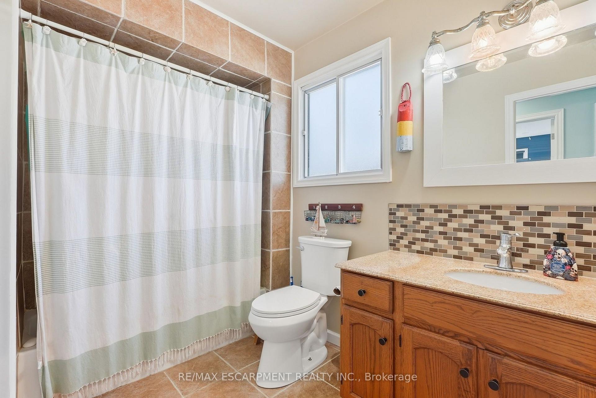 Photo 33 of 34 Grantham Avenue S, St. Catharines, Port Weller — HOMEH