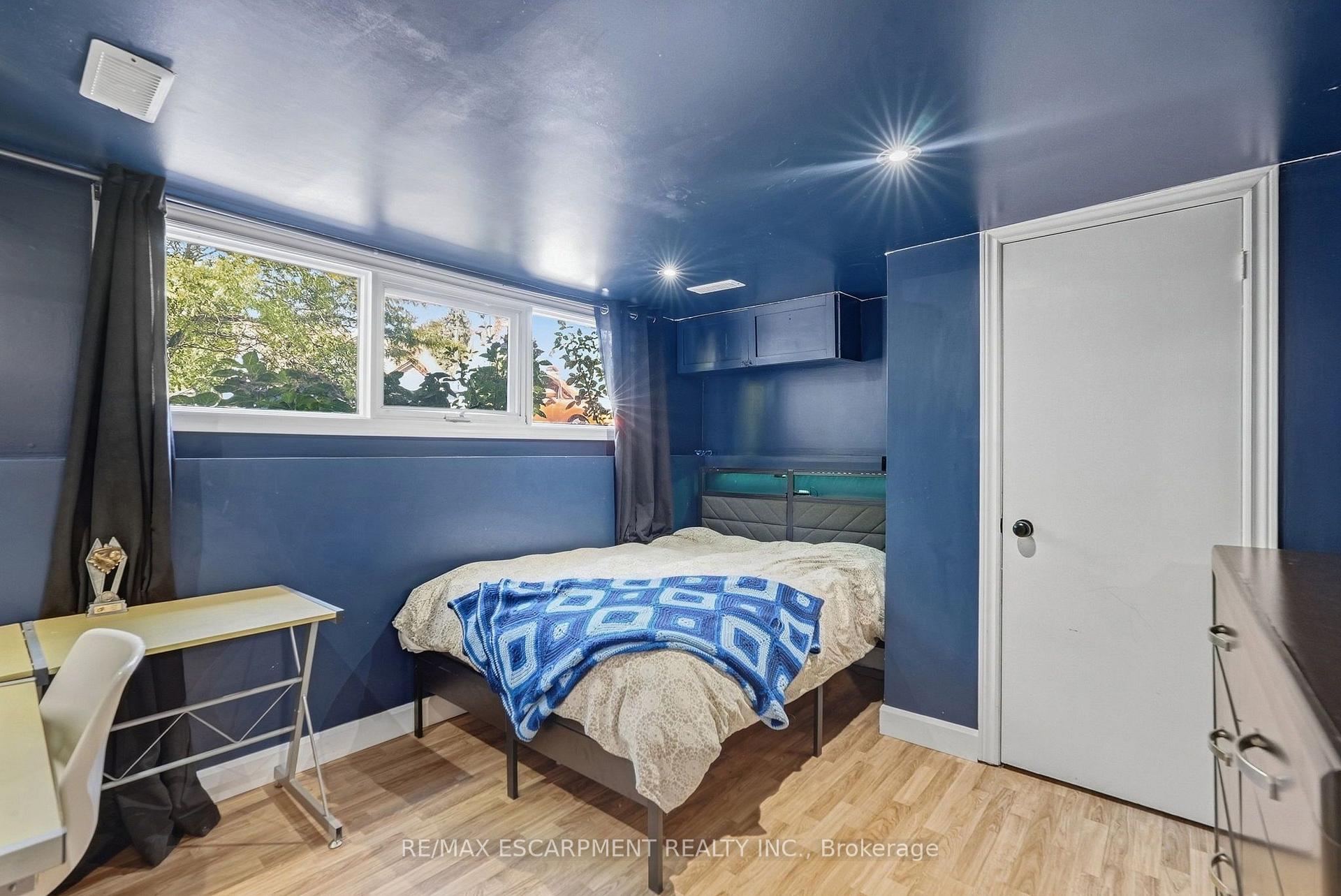 Photo 37 of 34 Grantham Avenue S, St. Catharines, Port Weller — HOMEH