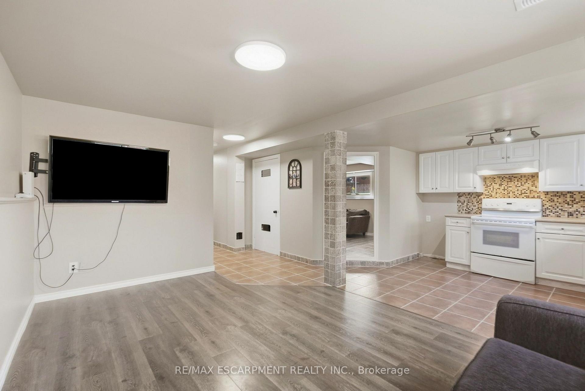 Photo 41 of 34 Grantham Avenue S, St. Catharines, Port Weller — HOMEH