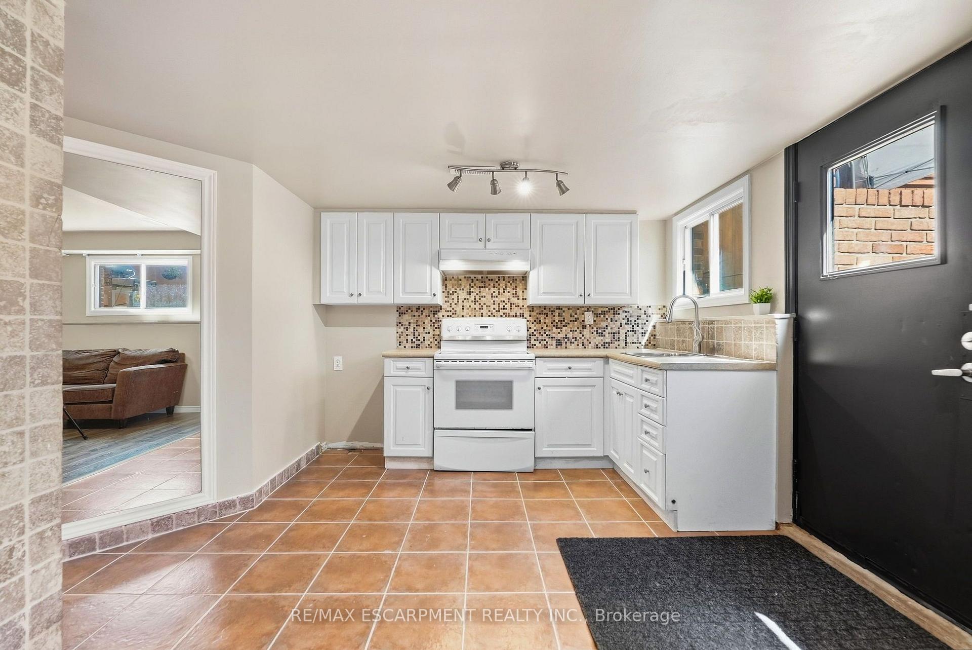 Photo 42 of 34 Grantham Avenue S, St. Catharines, Port Weller — HOMEH