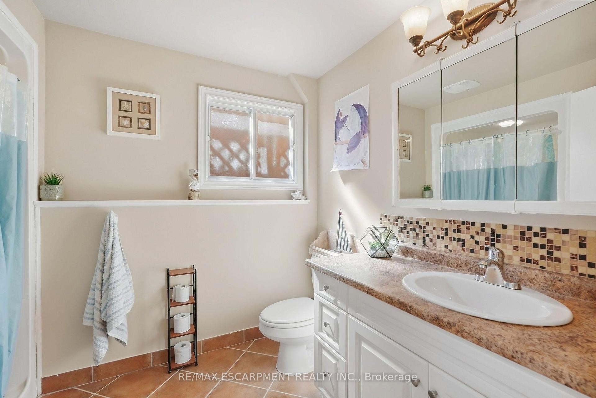 Photo 43 of 34 Grantham Avenue S, St. Catharines, Port Weller — HOMEH