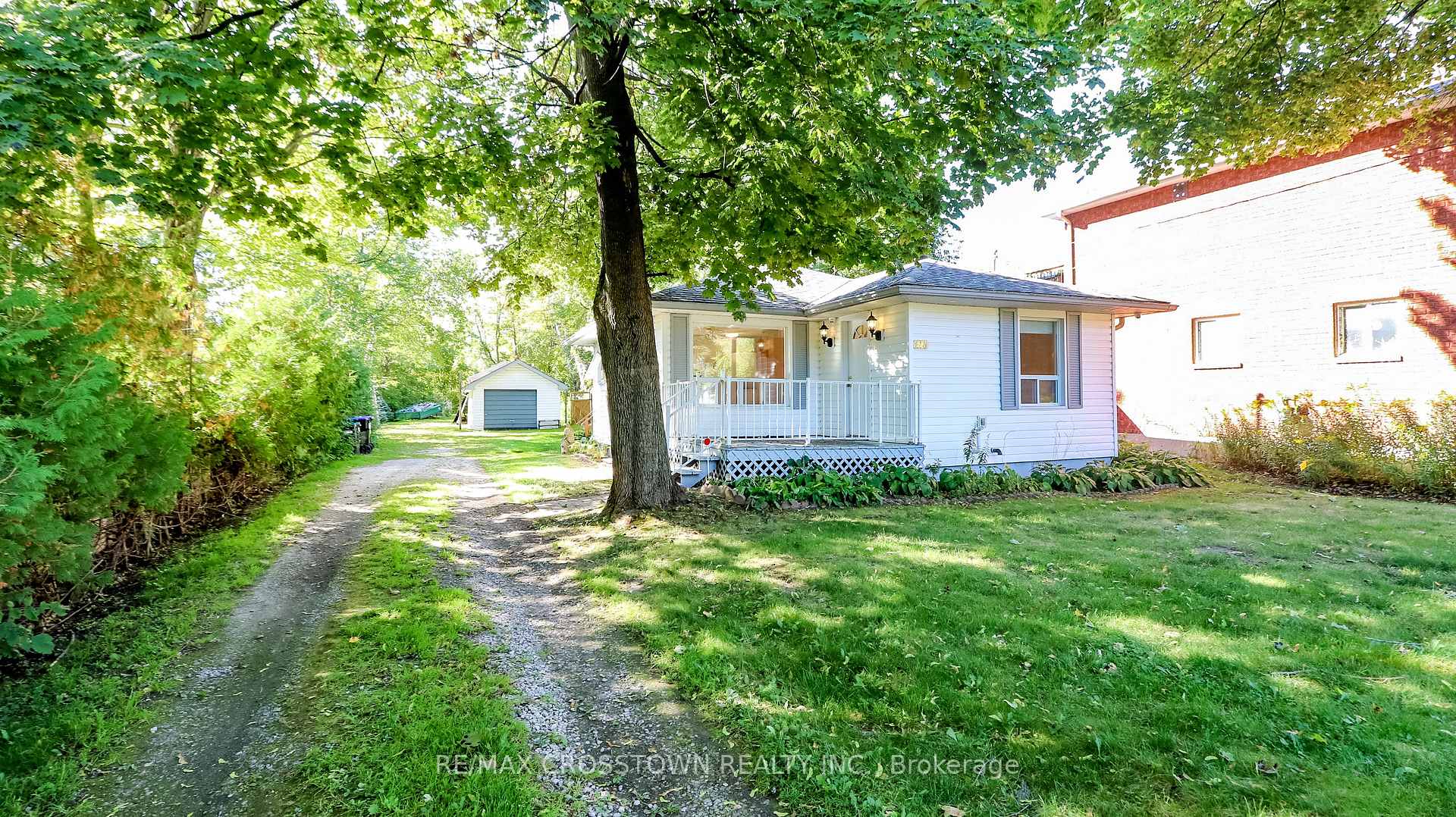 Photo 4 of 673 Roberts Road, Innisfil, Alcona — HOMEH