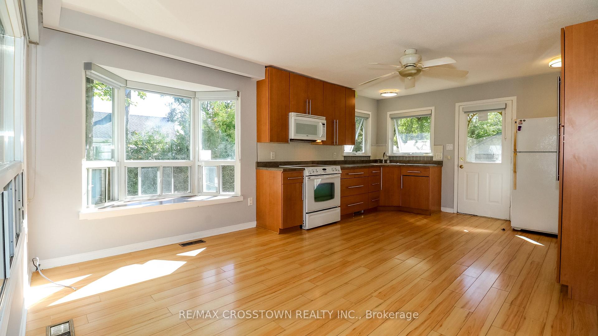 Photo 7 of 673 Roberts Road, Innisfil, Alcona — HOMEH