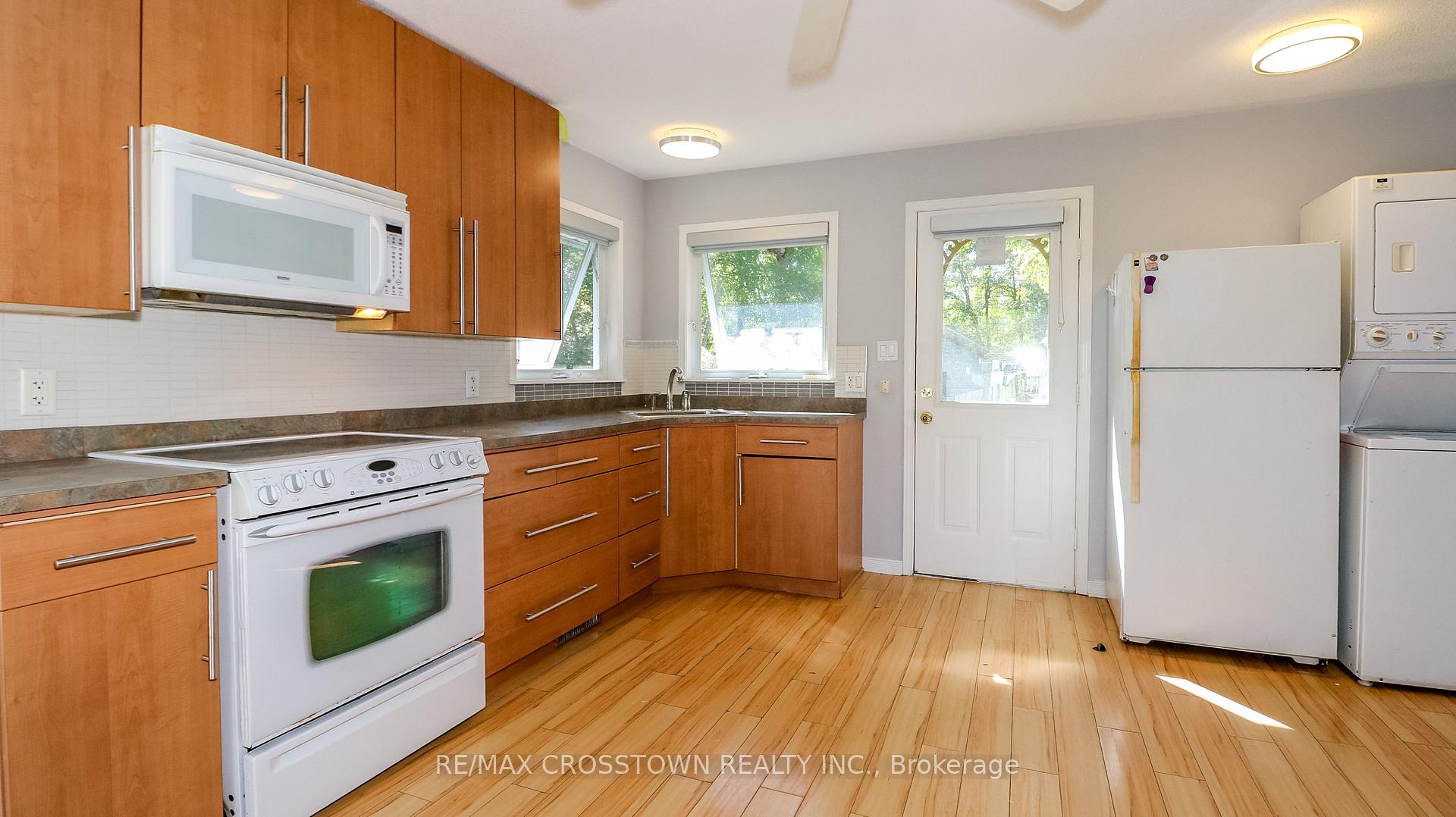 Photo 8 of 673 Roberts Road, Innisfil, Alcona — HOMEH