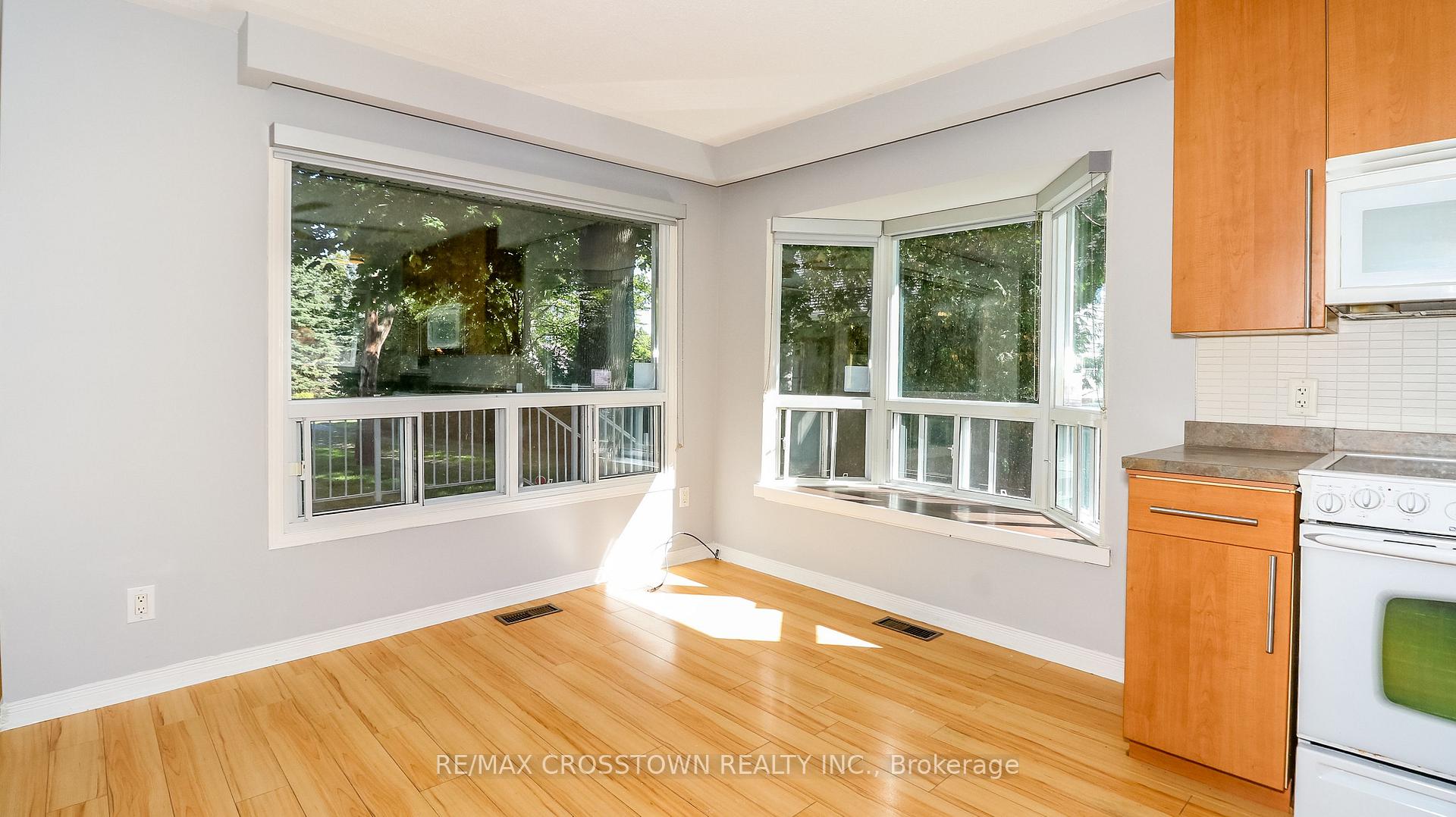 Photo 9 of 673 Roberts Road, Innisfil, Alcona — HOMEH