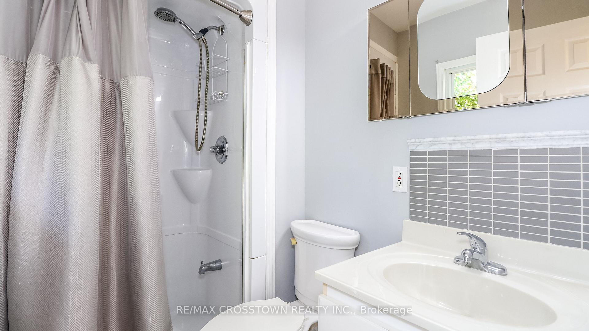 Photo 18 of 673 Roberts Road, Innisfil, Alcona — HOMEH