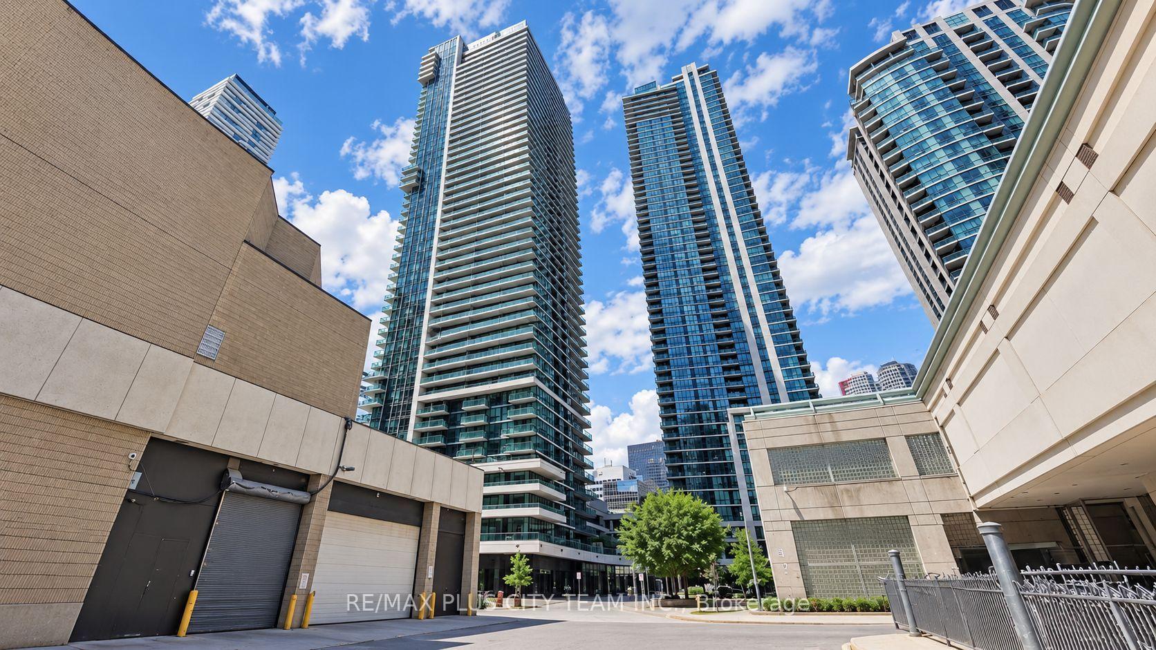 Photo 1 of Unit 1502, 33 Bay Street, Toronto, Waterfront Communities — HOMEH