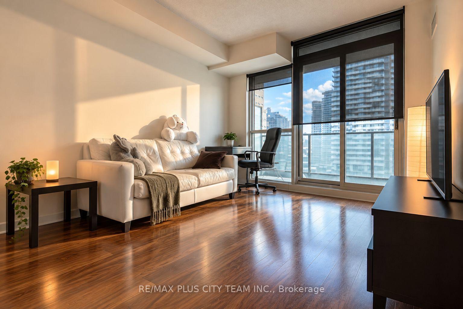 Photo 2 of Unit 1502, 33 Bay Street, Toronto, Waterfront Communities — HOMEH
