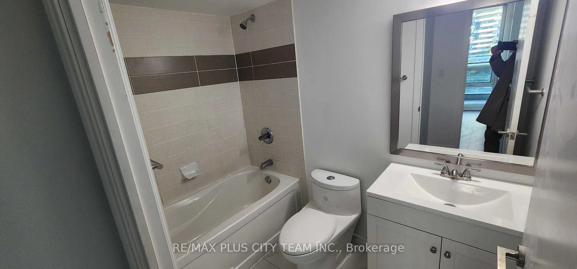 Photo 26 of Unit 1502, 33 Bay Street, Toronto, Waterfront Communities — HOMEH