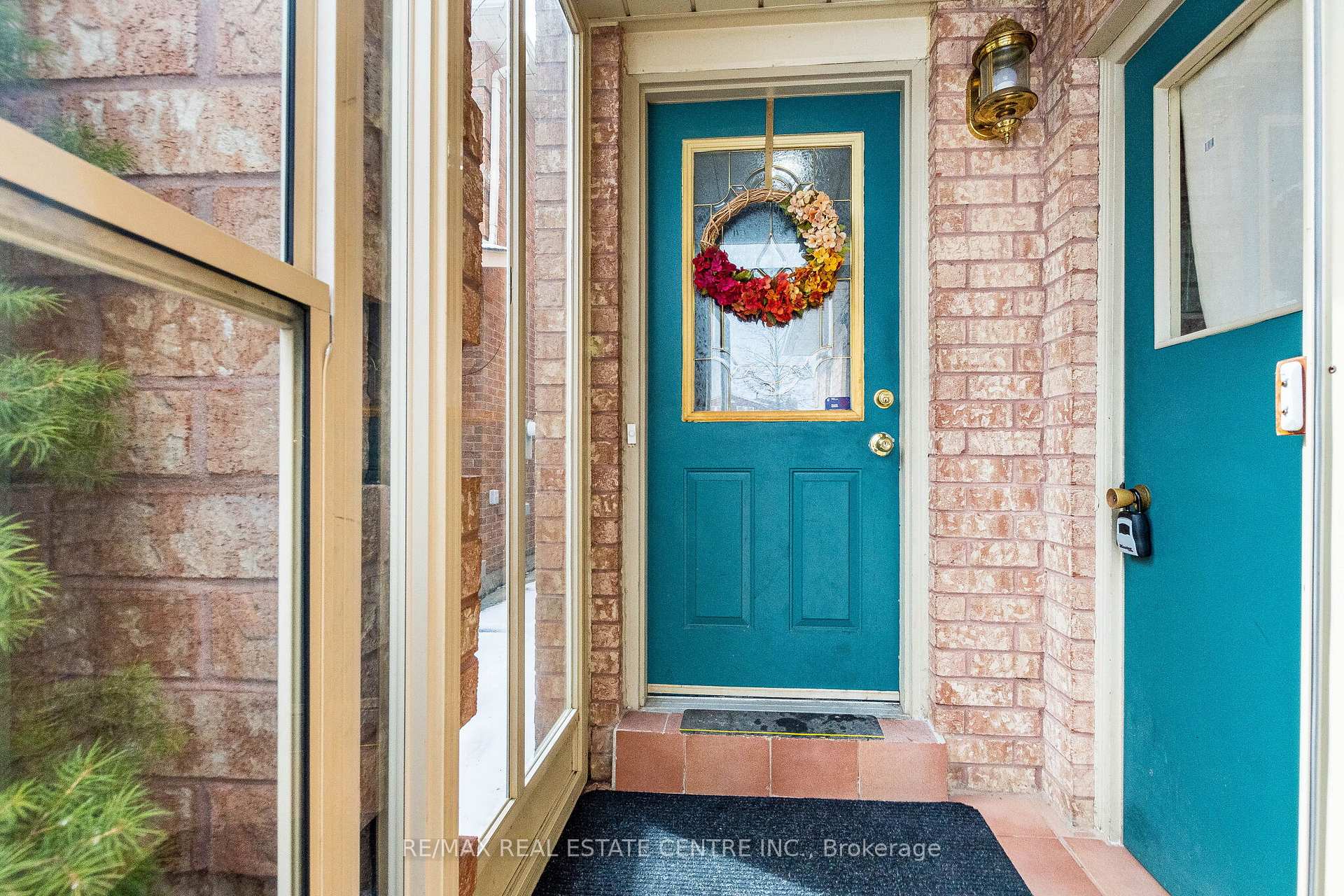 Photo 2 of 82 Candy Crescent, Brampton, Northwood Park — HOMEH