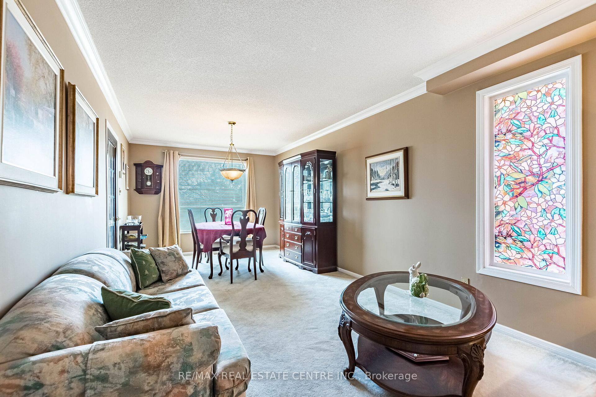 Photo 5 of 82 Candy Crescent, Brampton, Northwood Park — HOMEH