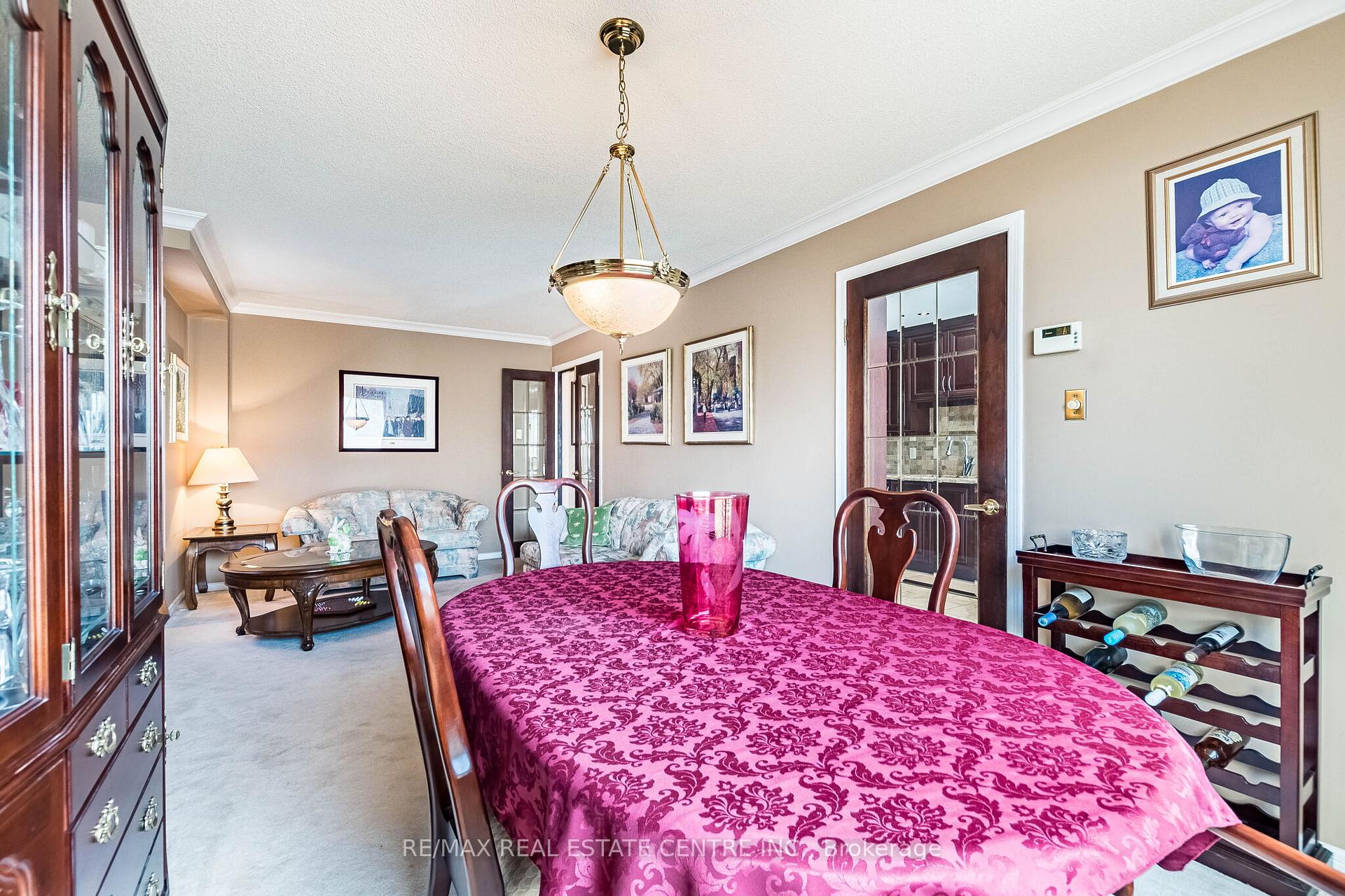 Photo 8 of 82 Candy Crescent, Brampton, Northwood Park — HOMEH
