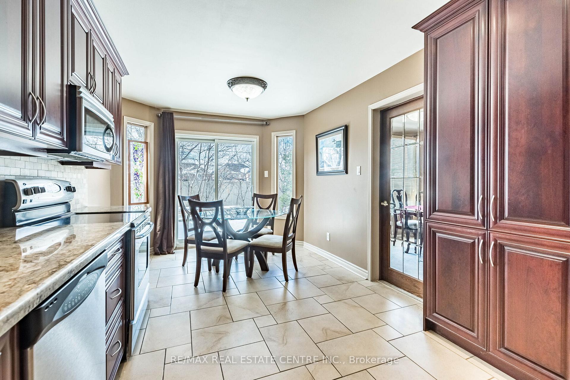 Photo 14 of 82 Candy Crescent, Brampton, Northwood Park — HOMEH