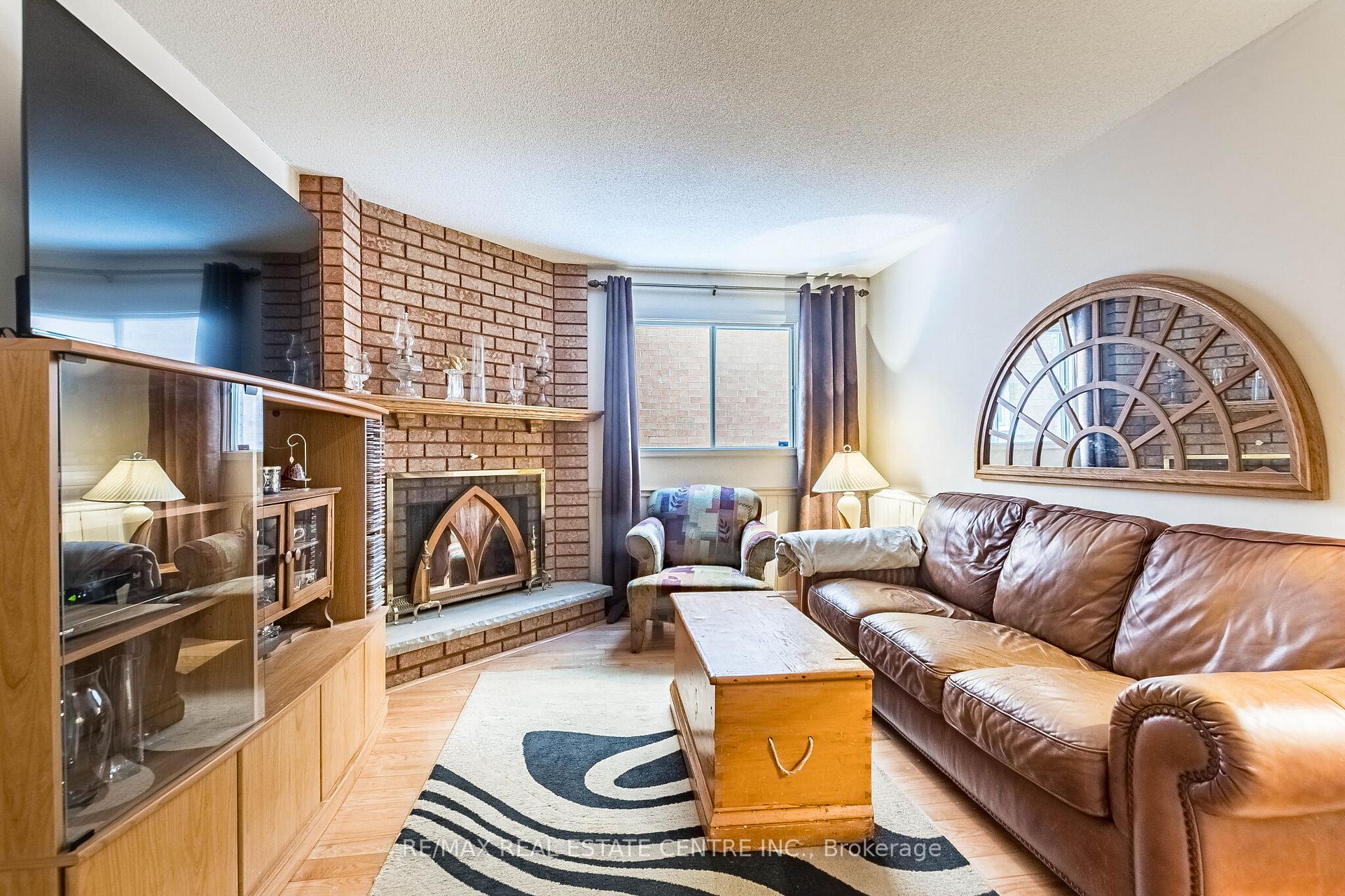 Photo 16 of 82 Candy Crescent, Brampton, Northwood Park — HOMEH