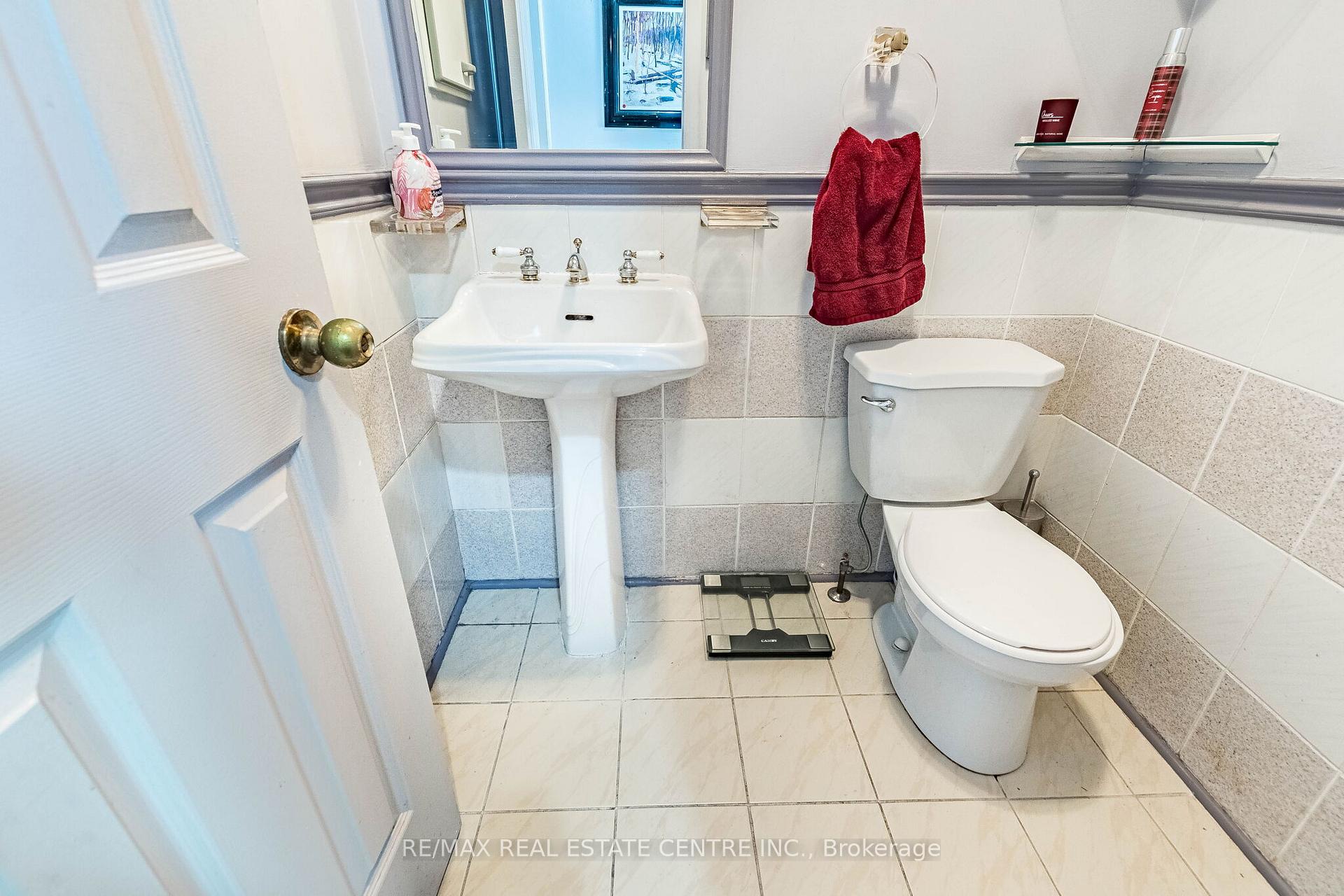Photo 18 of 82 Candy Crescent, Brampton, Northwood Park — HOMEH