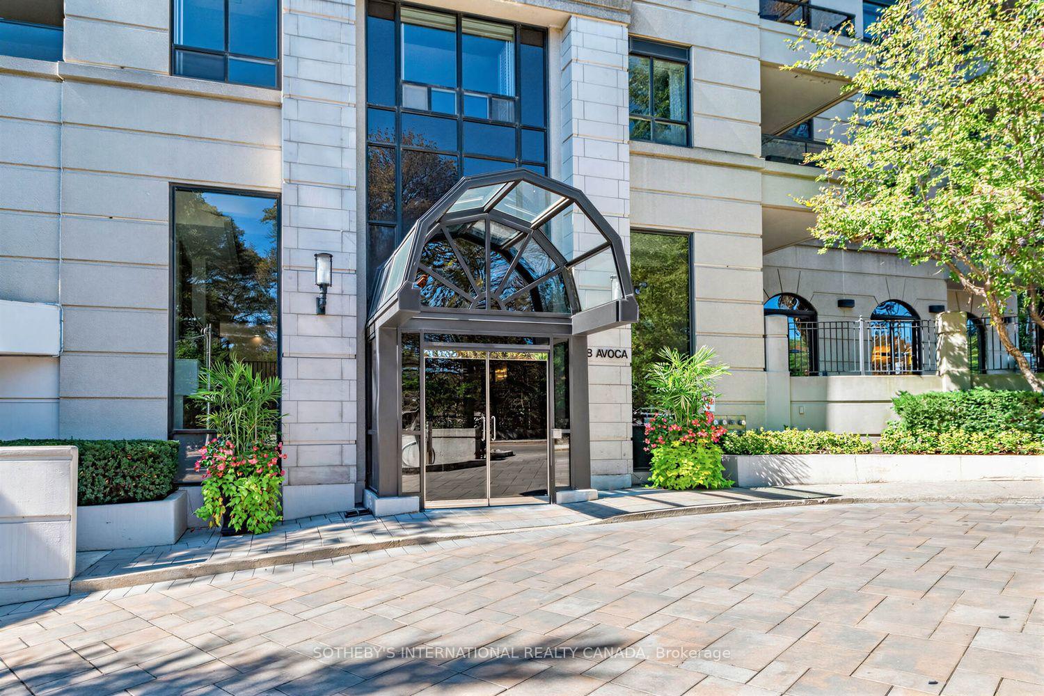 Photo 3 of Unit 704, 38 Avoca Avenue, Toronto, Rosedale-Moore Park — HOMEH