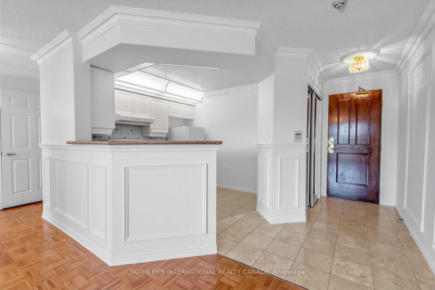 Photo 5 of Unit 704, 38 Avoca Avenue, Toronto, Rosedale-Moore Park — HOMEH