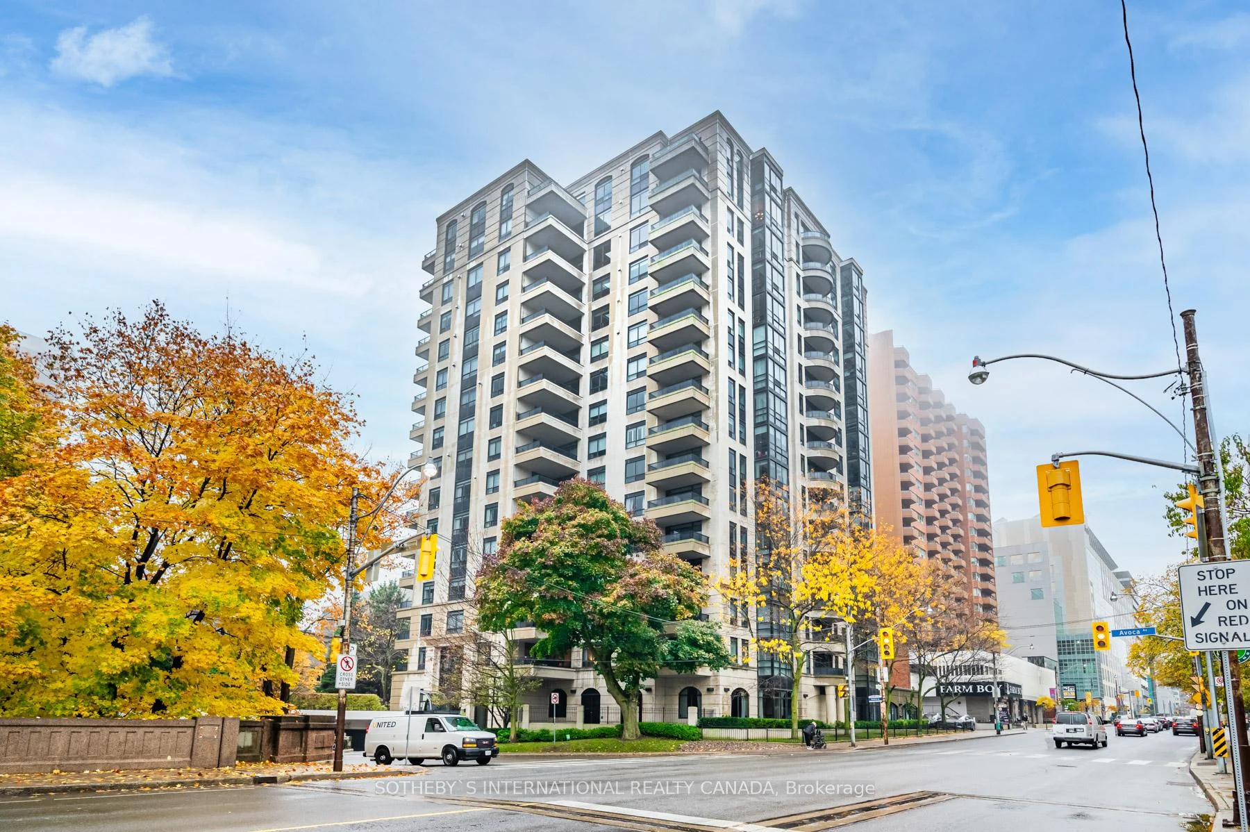 Photo 2 of Unit 704, 38 Avoca Avenue, Toronto, Rosedale-Moore Park — HOMEH