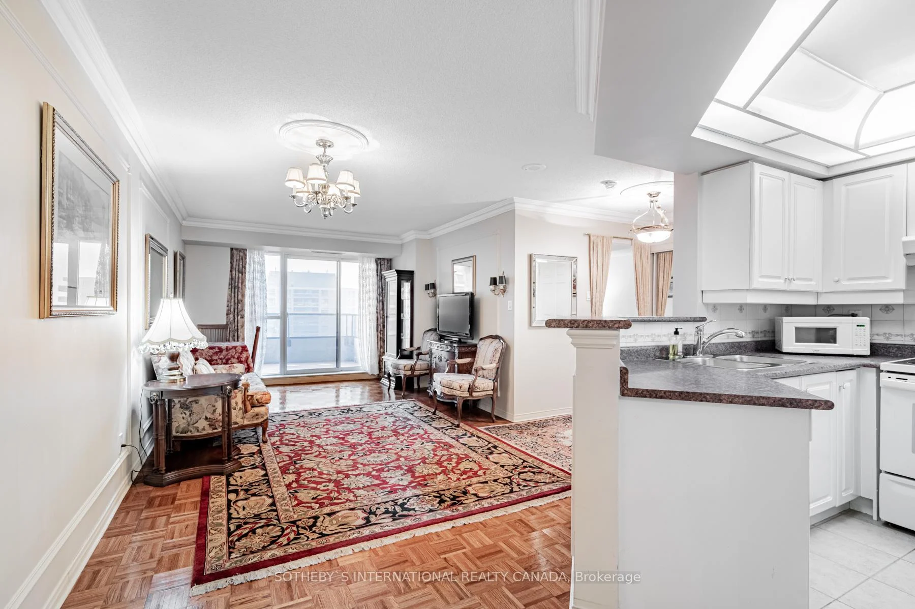 Photo 9 of Unit 704, 38 Avoca Avenue, Toronto, Rosedale-Moore Park — HOMEH