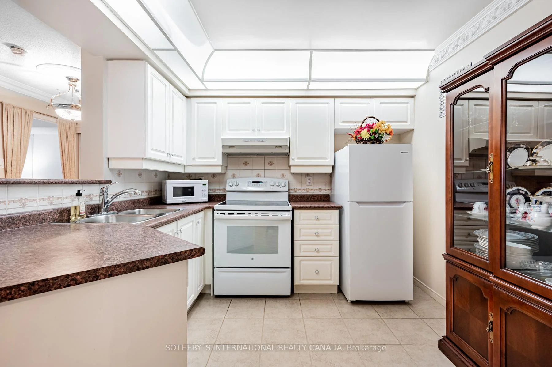 Photo 24 of Unit 704, 38 Avoca Avenue, Toronto, Rosedale-Moore Park — HOMEH