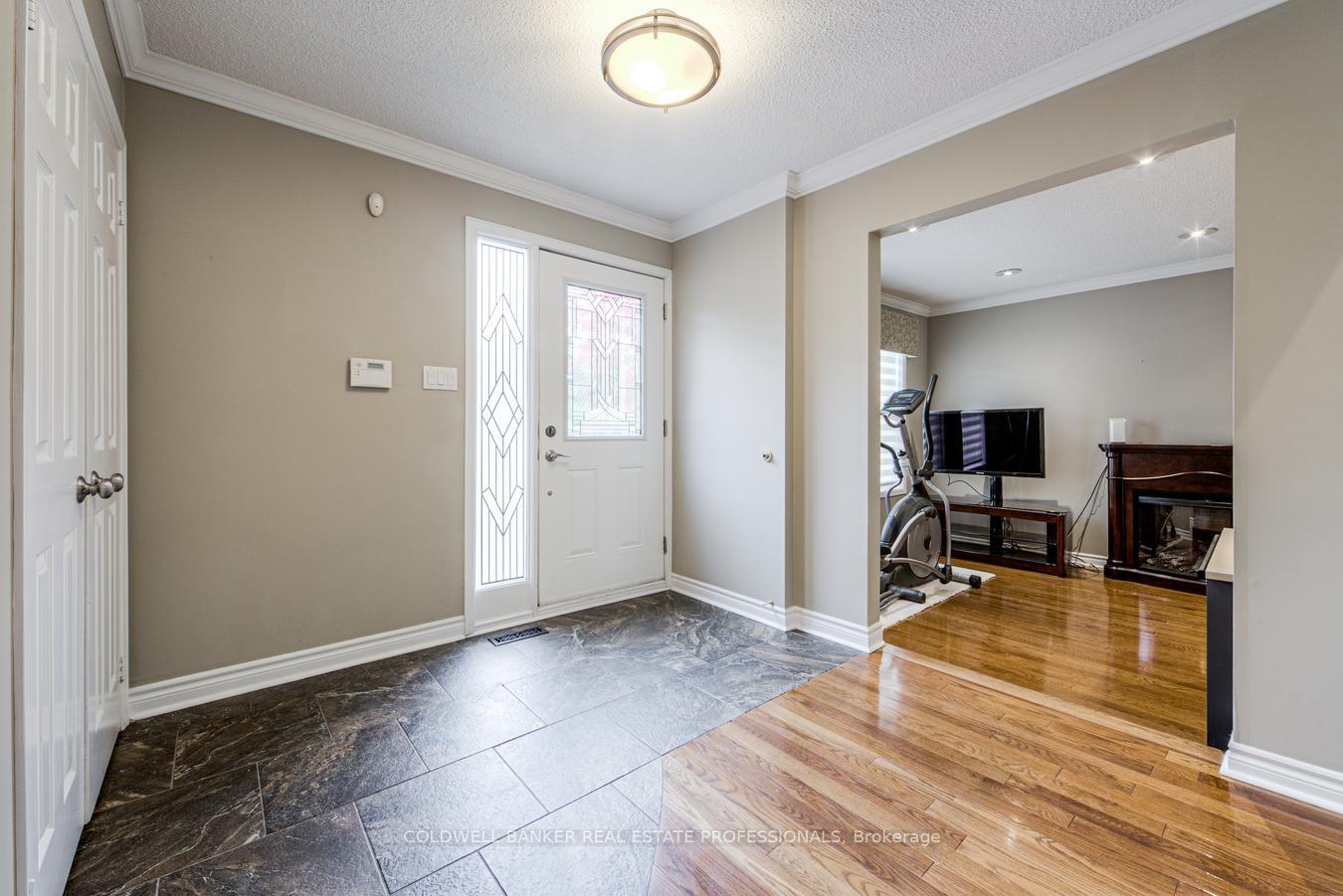 Photo 4 of 90 Longwater Chase, Markham, Unionville — HOMEH