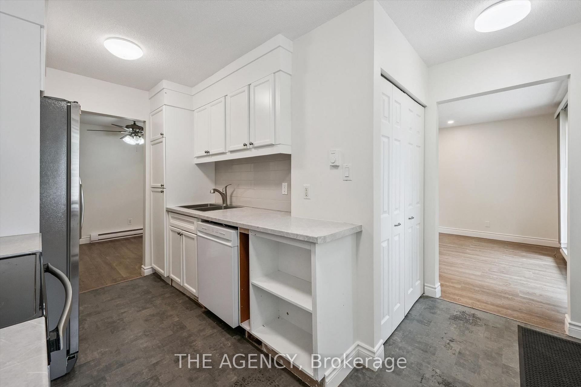 Photo 12 of 410 Scottsdale Drive, Guelph, Dovercliffe Park/Old University — HOMEH