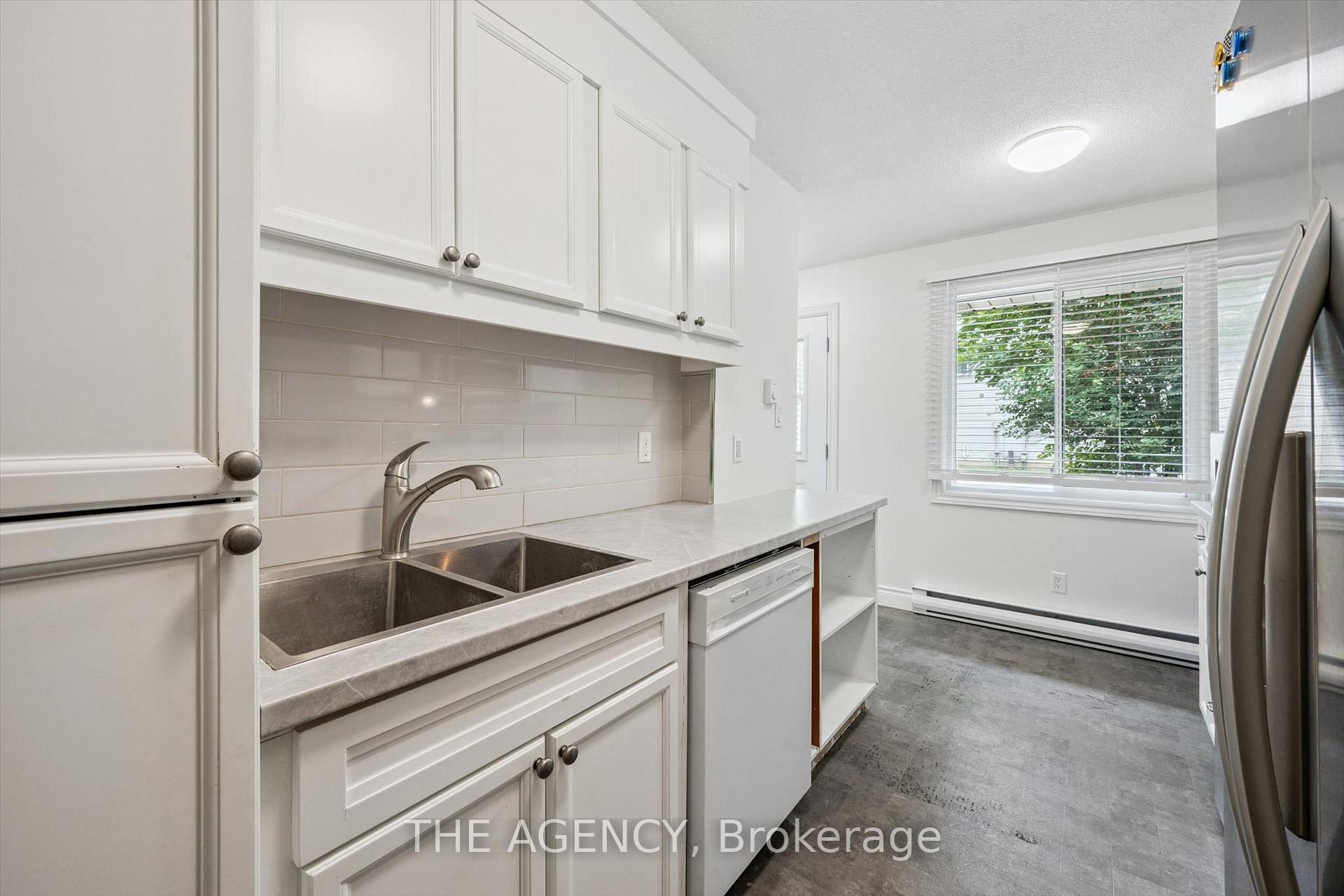 Photo 13 of 410 Scottsdale Drive, Guelph, Dovercliffe Park/Old University — HOMEH