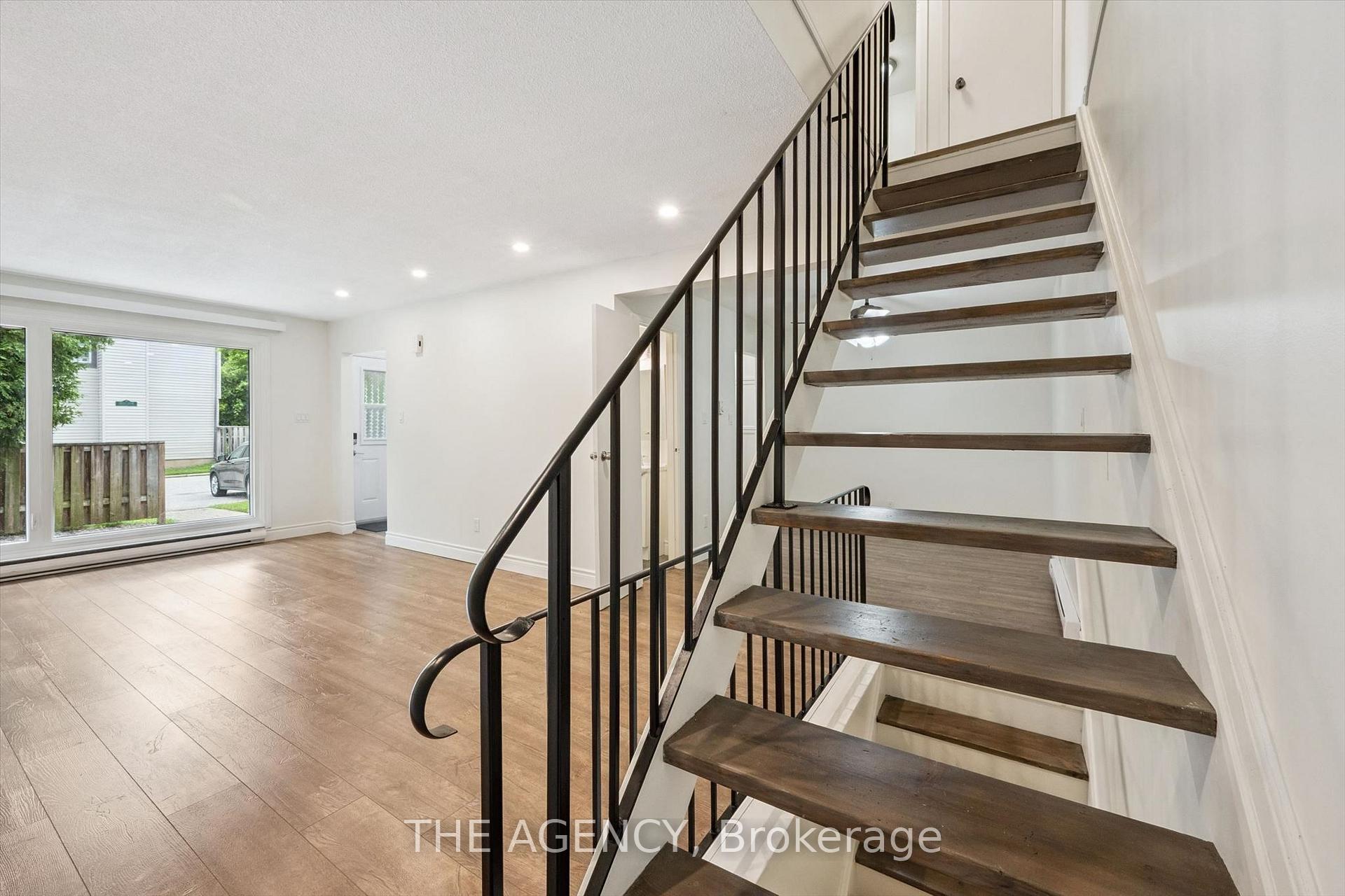 Photo 15 of 410 Scottsdale Drive, Guelph, Dovercliffe Park/Old University — HOMEH