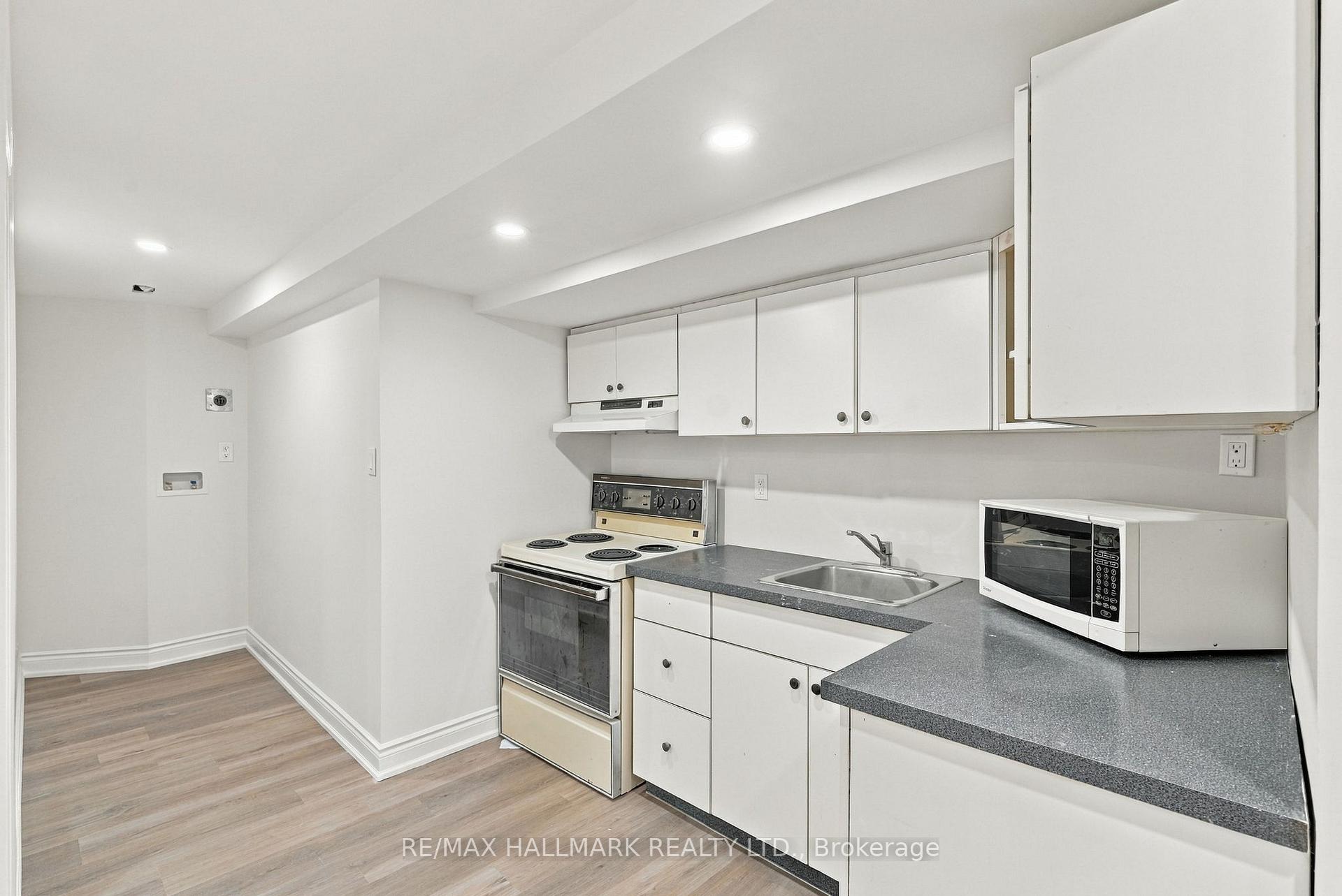 Photo 7 of Unit Lower Level, 118 Bendamere Crescent, Markham, Raymerville — HOMEH