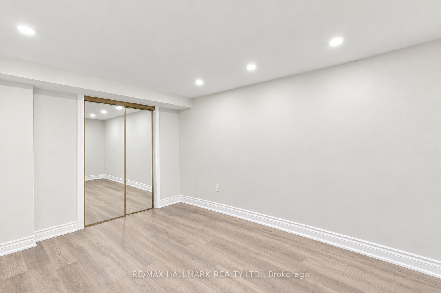 Photo 10 of Unit Lower Level, 118 Bendamere Crescent, Markham, Raymerville — HOMEH