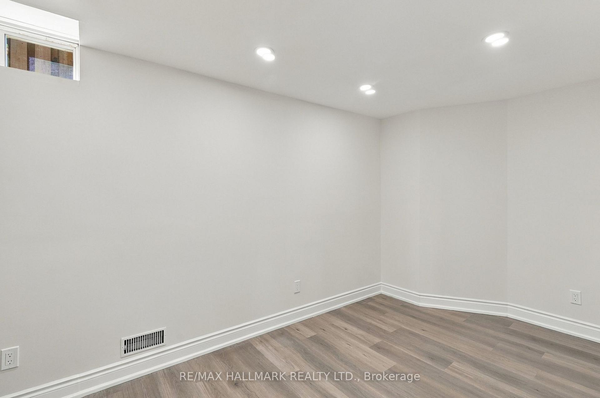 Photo 14 of Unit Lower Level, 118 Bendamere Crescent, Markham, Raymerville — HOMEH