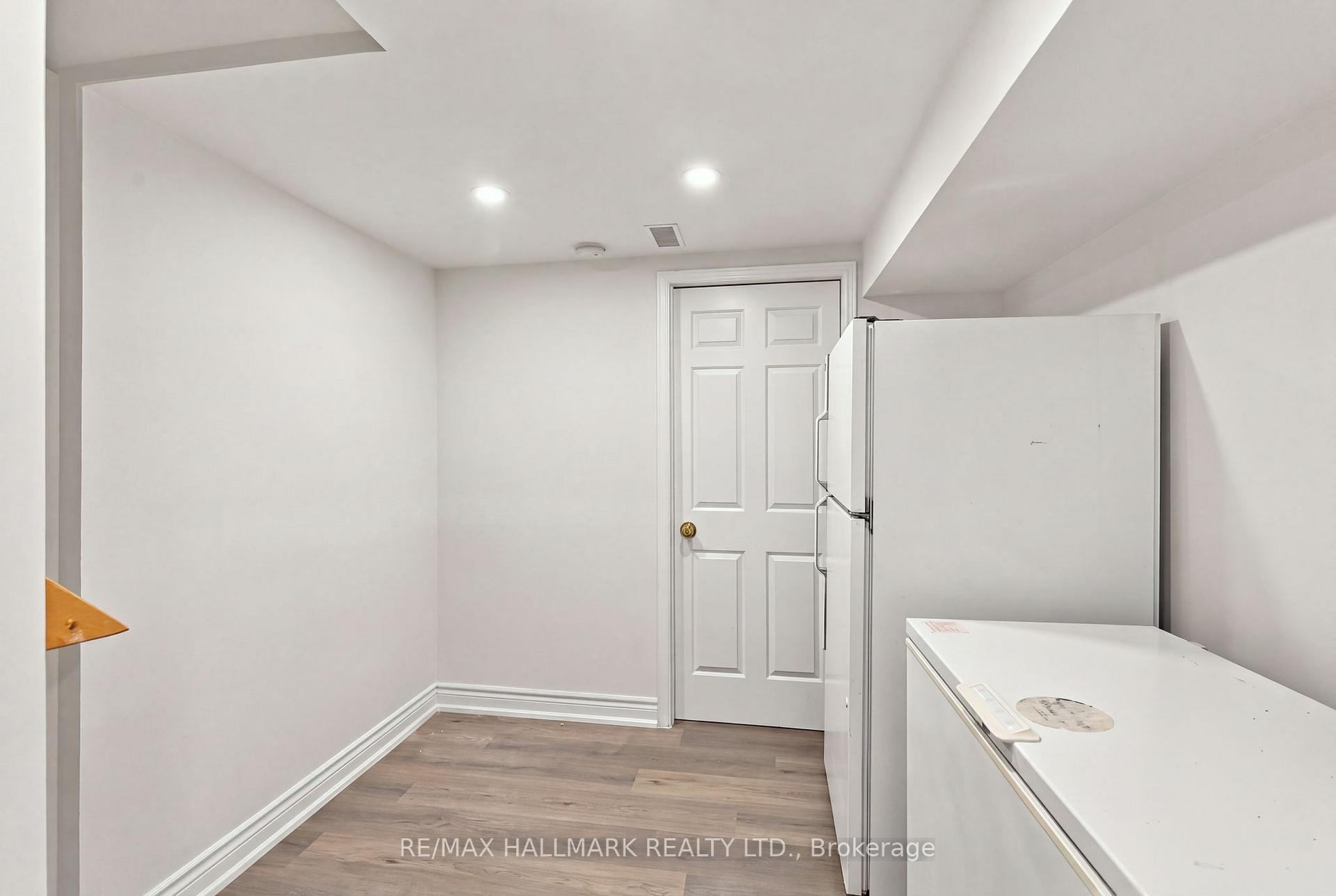 Photo 19 of Unit Lower Level, 118 Bendamere Crescent, Markham, Raymerville — HOMEH
