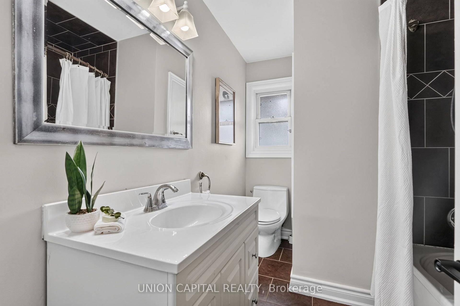 Photo 25 of 30 Collier Road N, Thorold, Thorold Downtown — HOMEH