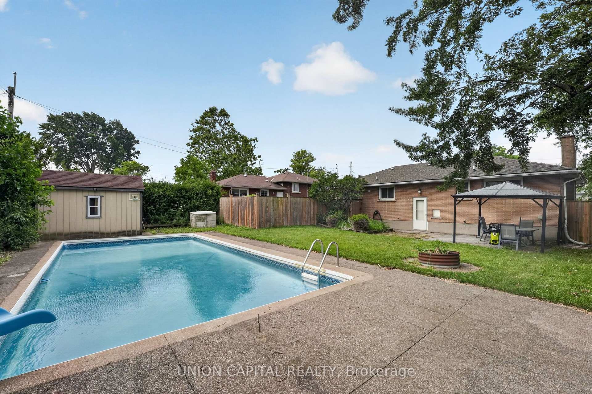 Photo 39 of 30 Collier Road N, Thorold, Thorold Downtown — HOMEH