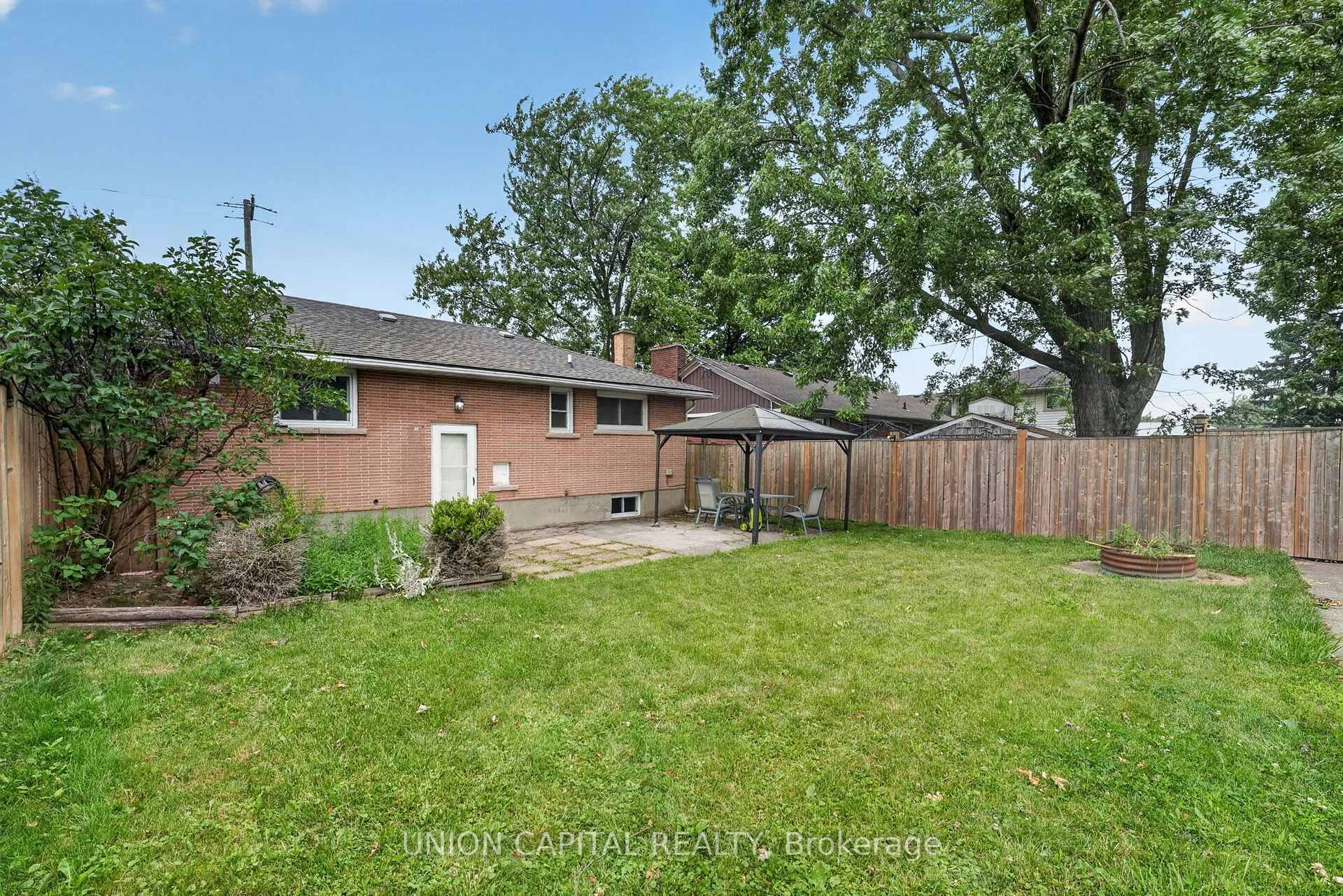 Photo 43 of 30 Collier Road N, Thorold, Thorold Downtown — HOMEH
