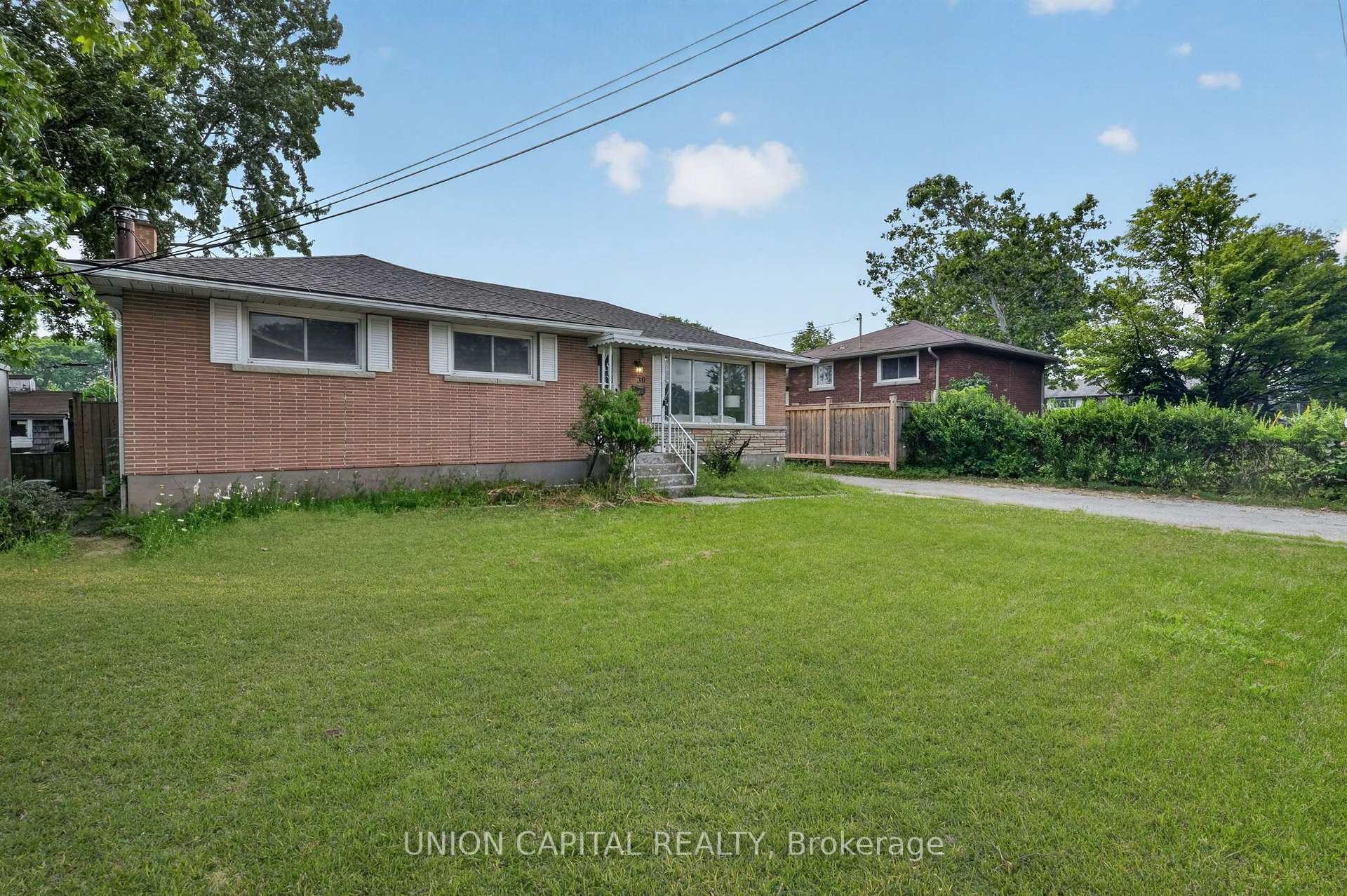 Photo 46 of 30 Collier Road N, Thorold, Thorold Downtown — HOMEH