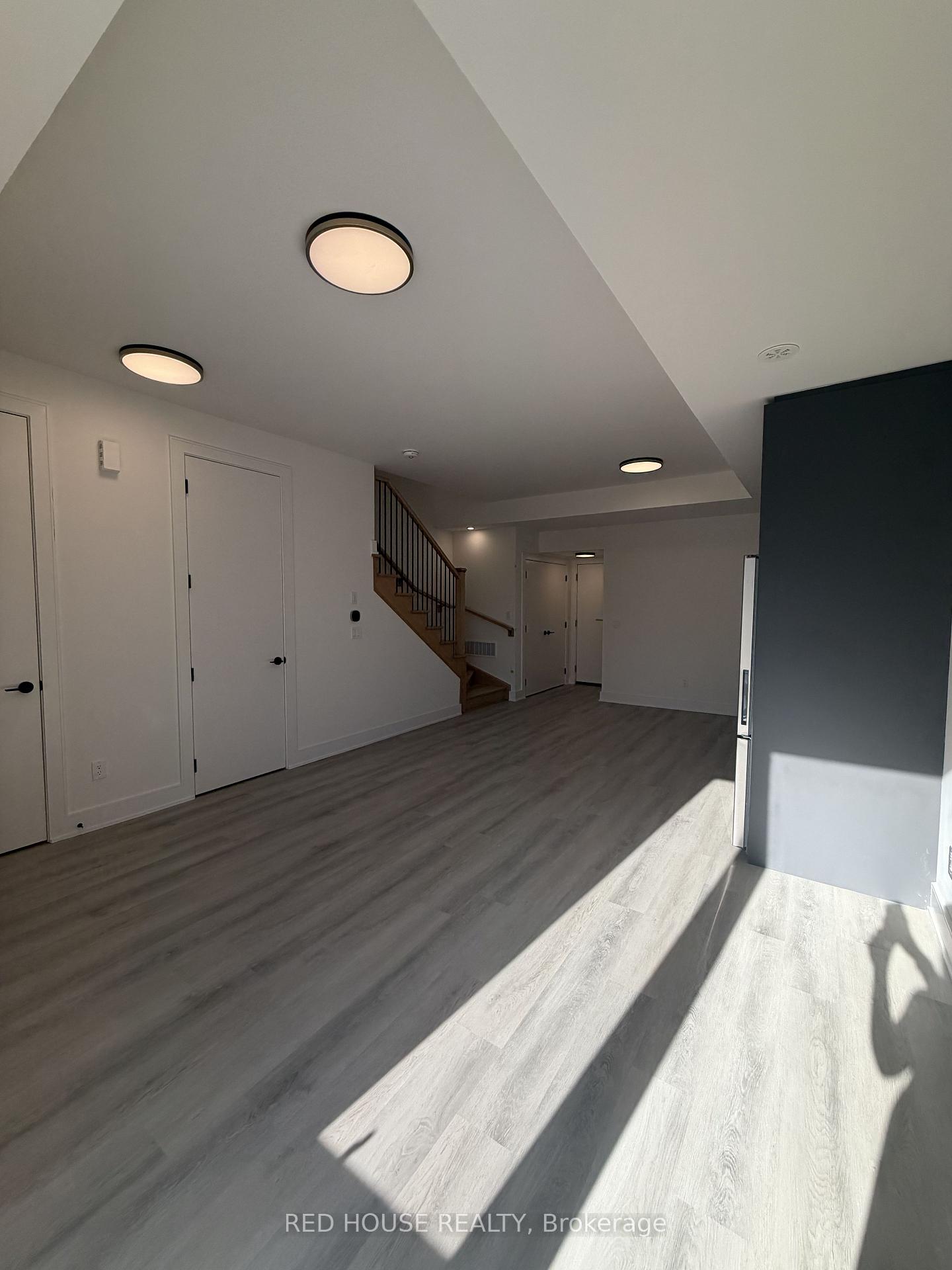 Photo 4 of 210 Ellis Avenue, St. Catharines, Oakdale — HOMEH