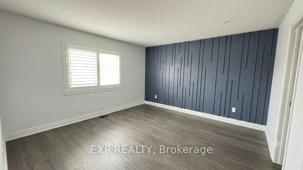Photo 3 of 215 Remembrance Road, Brampton, Northwest Brampton — HOMEH