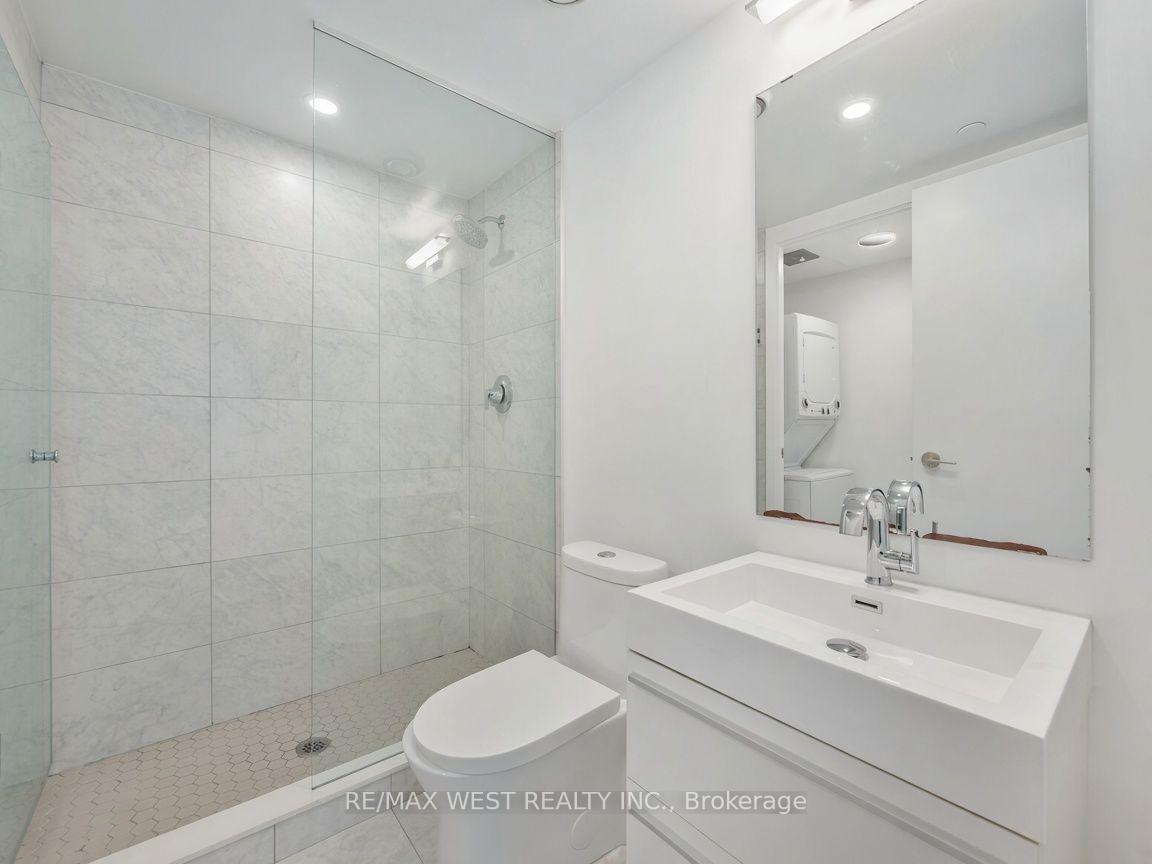 Photo 5 of Unit 1107, 39 Roehampton Avenue, Toronto, Mount Pleasant West — HOMEH