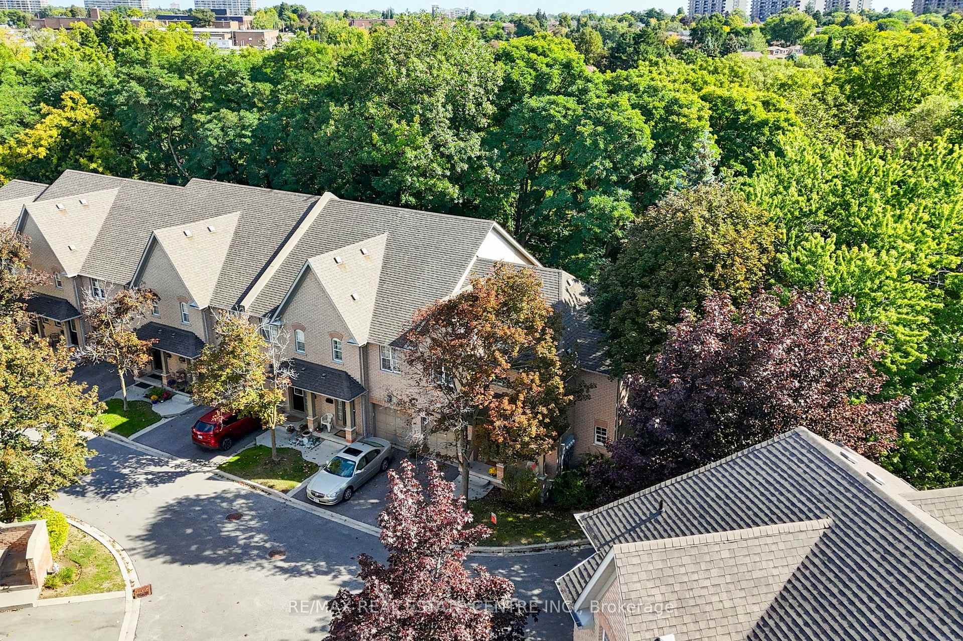 Photo 3 of Unit 19, 8305 Mclaughlin Road, Brampton, Brampton South — HOMEH