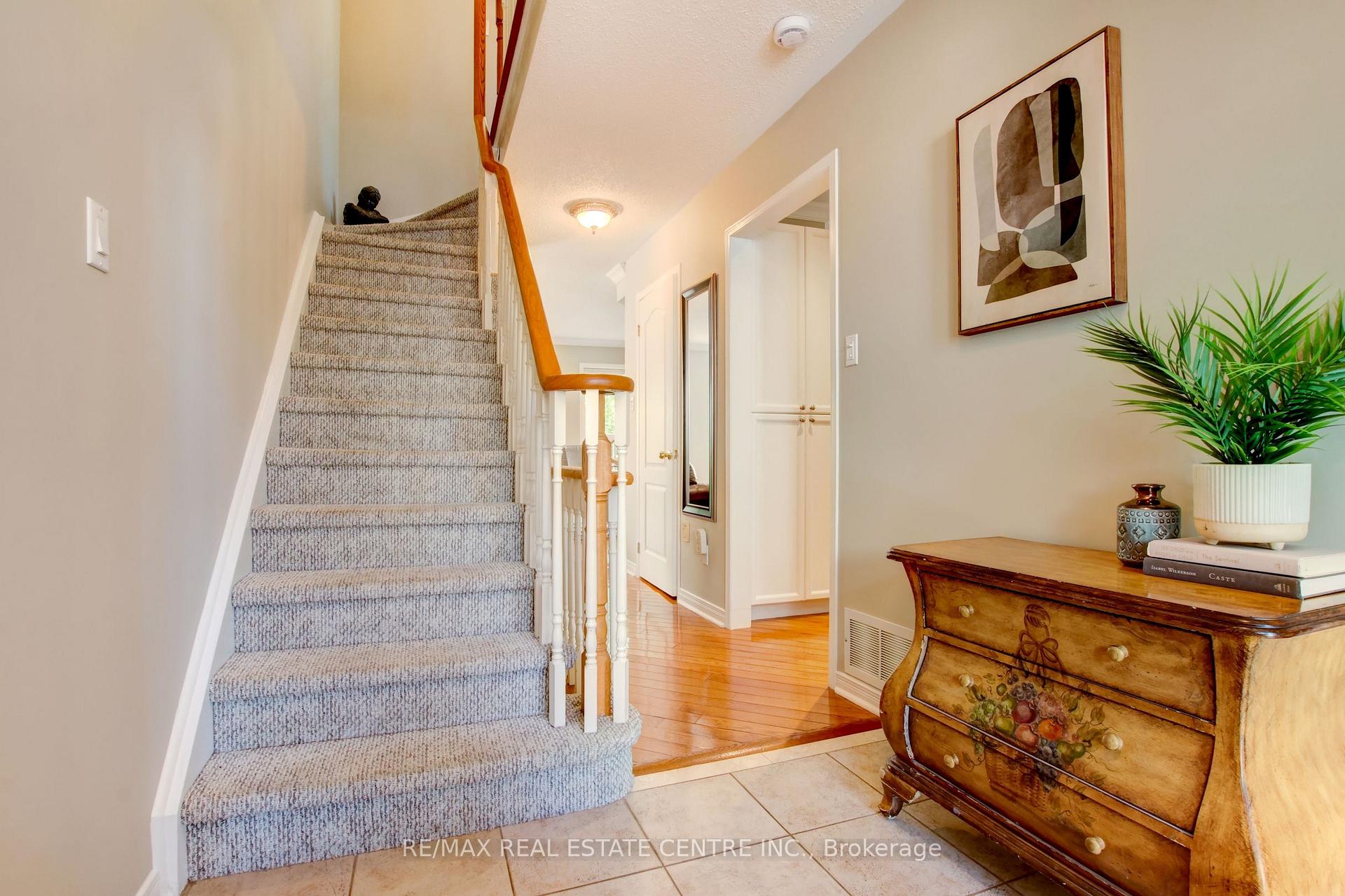 Photo 8 of Unit 19, 8305 Mclaughlin Road, Brampton, Brampton South — HOMEH